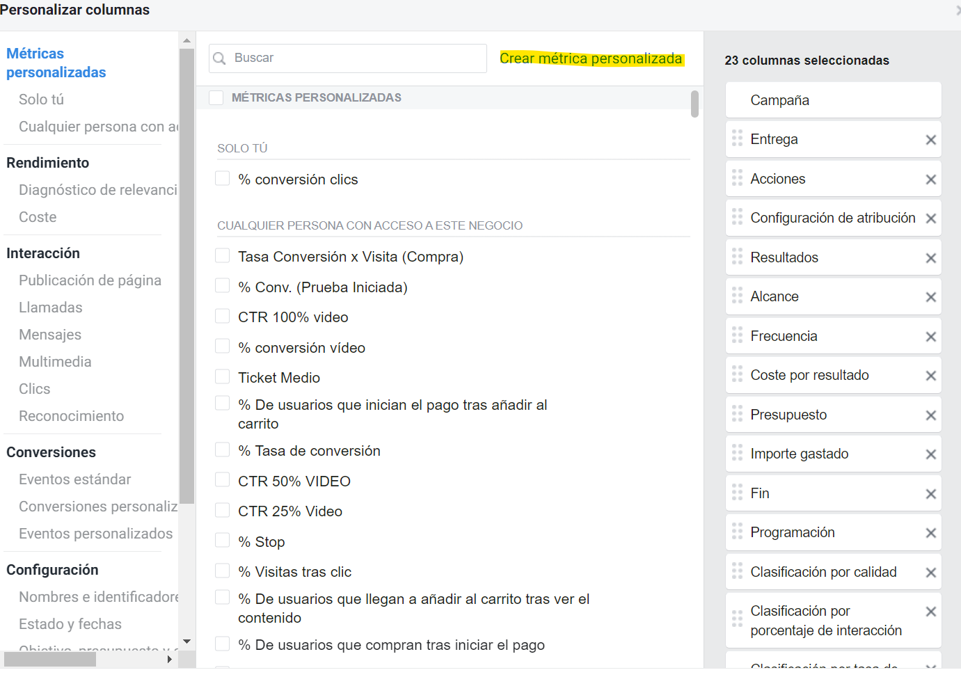 Pantalla de personalización de columnas en Meta Business Suite para crear métricas personalizadas